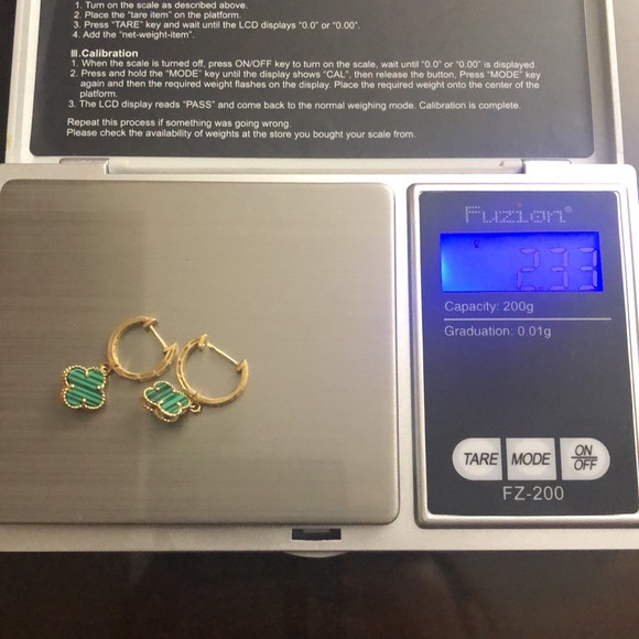 Green Clover Dangling Earrings 18K Saudi - Picture 3 of 4